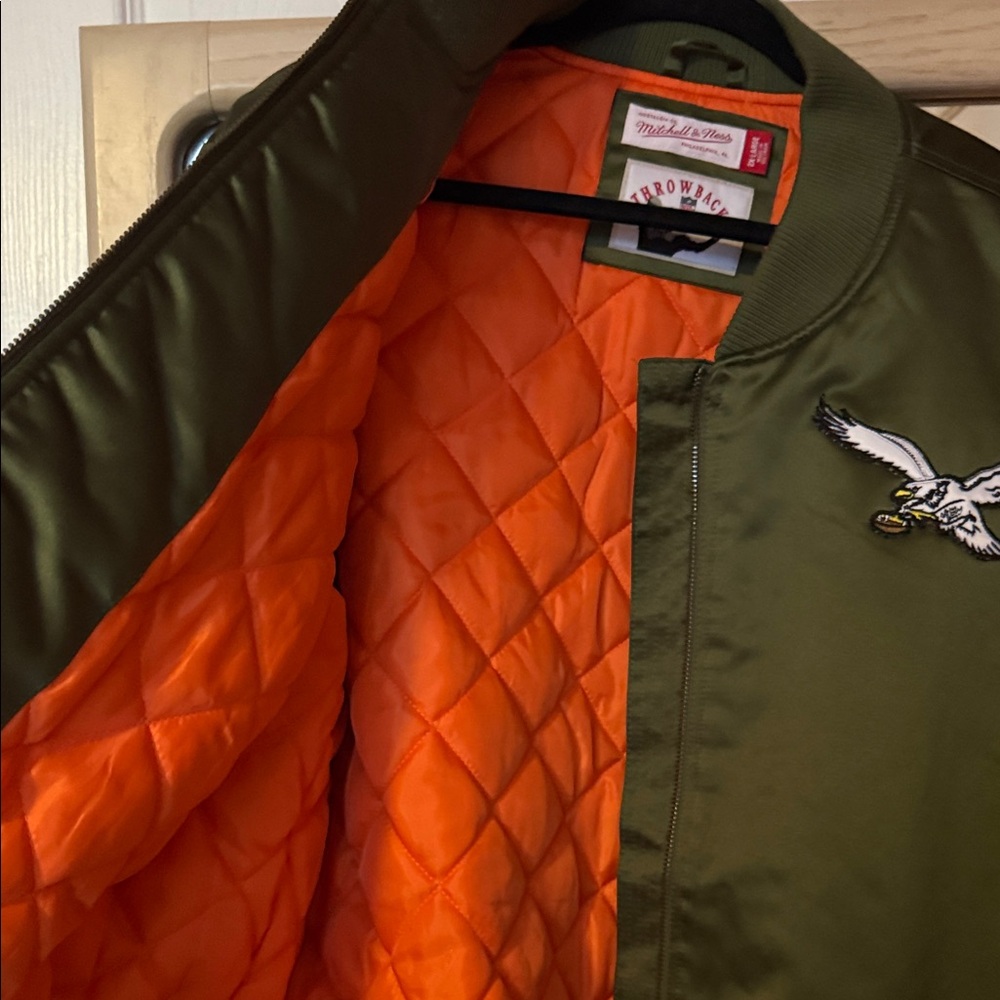 Mitchell & Ness Philadelphia Eagles Olive Bomber Jacket with Patches - Picture 6 of 7